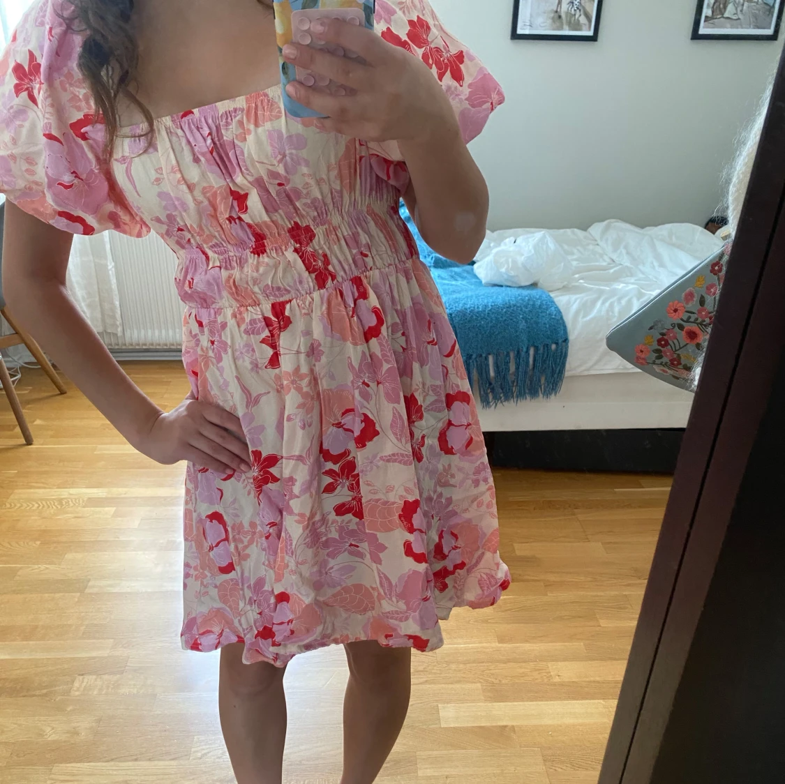 Blommig kortklänning  - 1