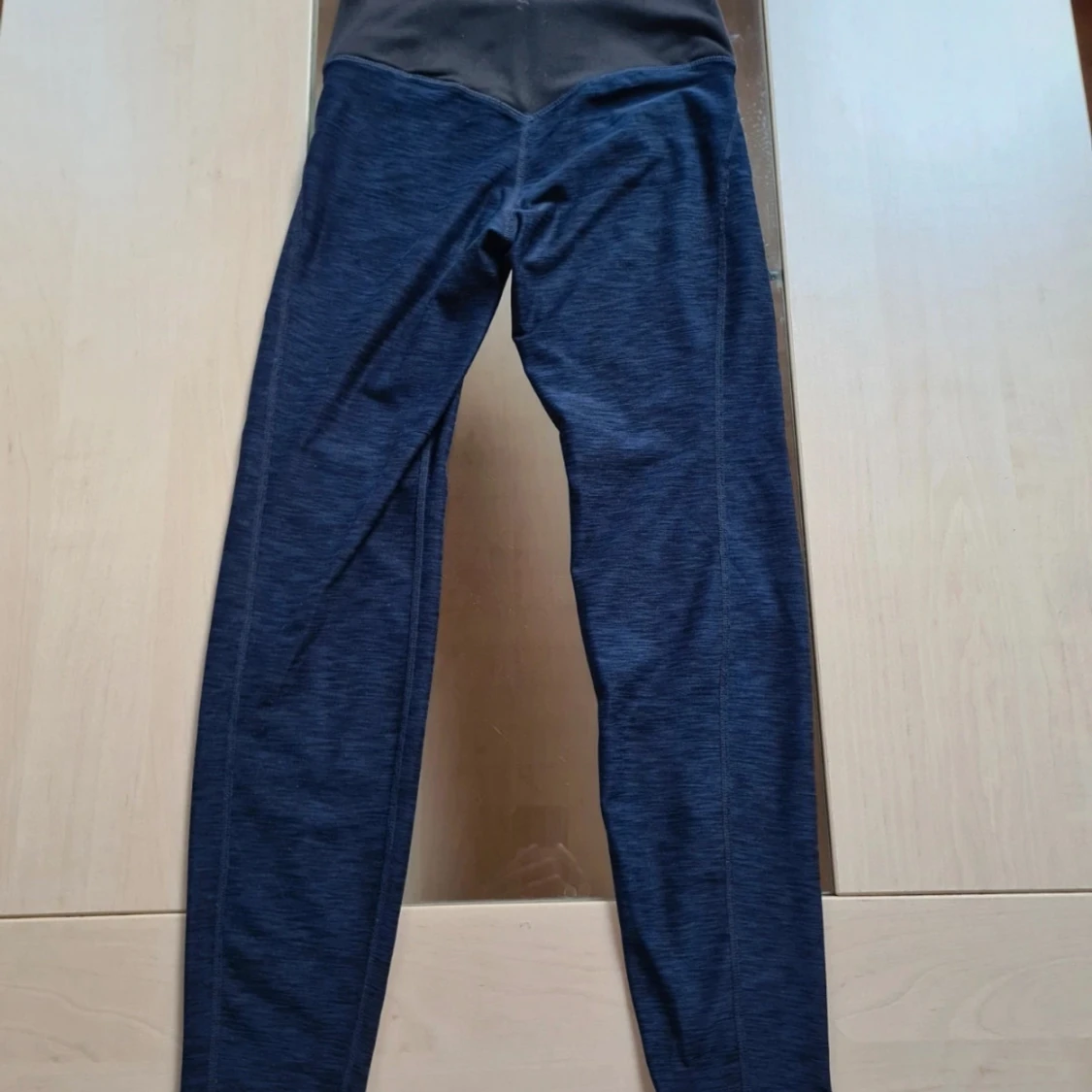 Mörkblå träningsbyxor  - 2