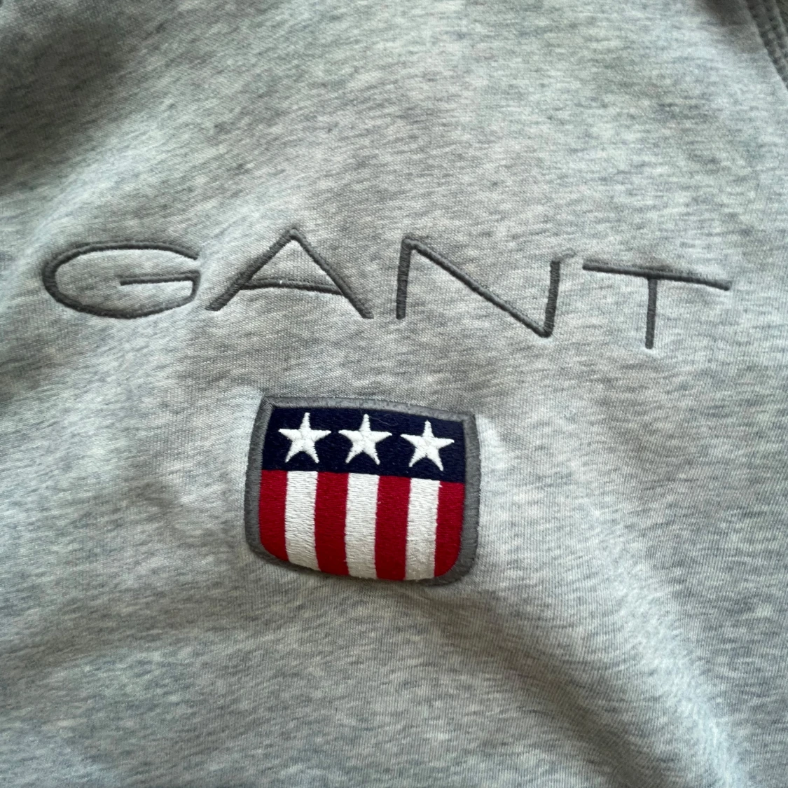 Grå hoodie från gant - 1