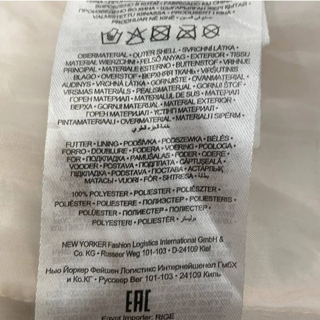 Vit kappa med huva från Amisu, stl 34 - 3