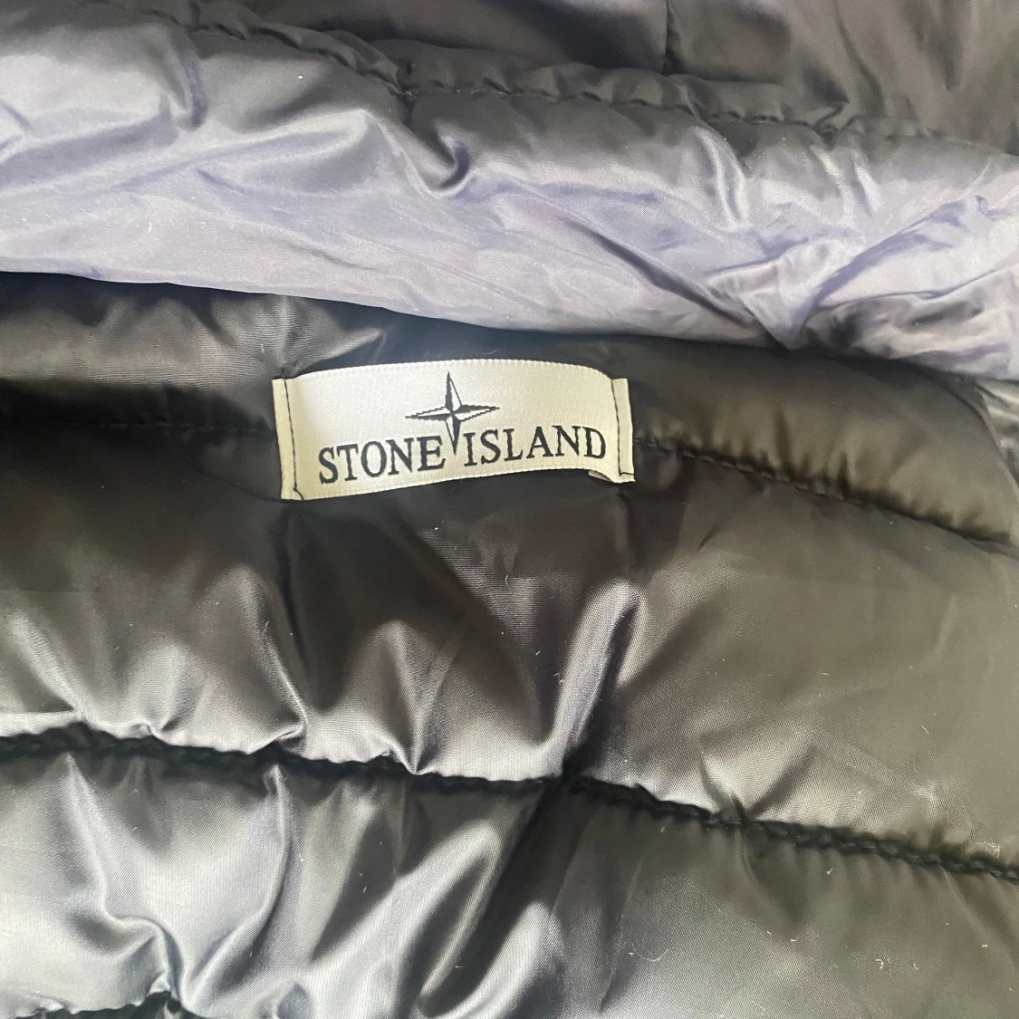 Mörkblå dunjacka från Stone Island - 3