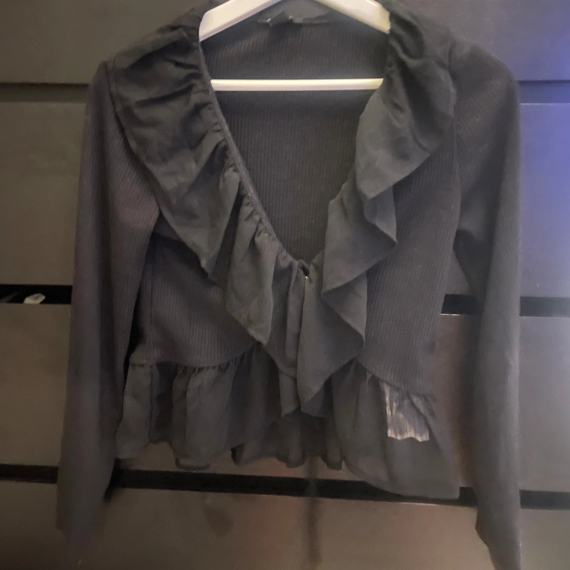 Svart volangblus från Amisu - 1