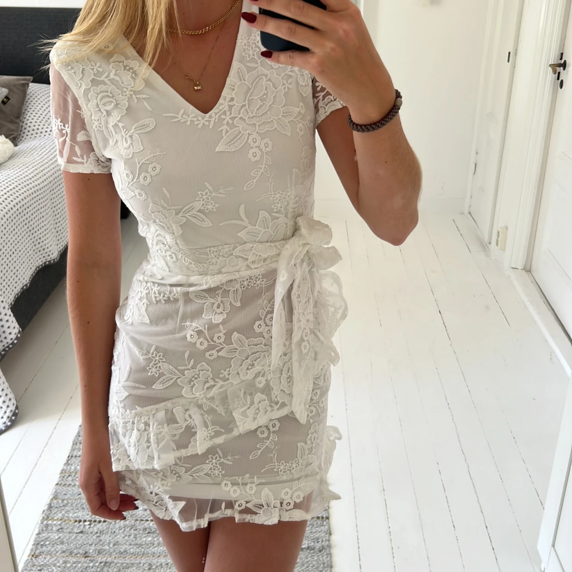 Vit spetsklänning   - 1