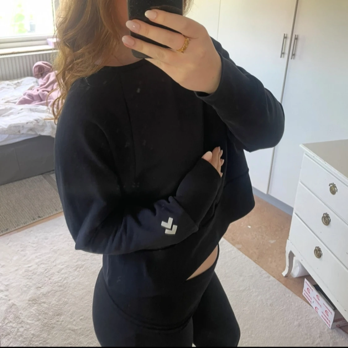 Svart tränings tjocktröja  - 1