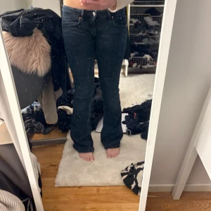Lowwaist jeans - Säljer dessa Lowwaist jeans ifrån Gina som jag sytt om till Lowwaist. Skit snygga 