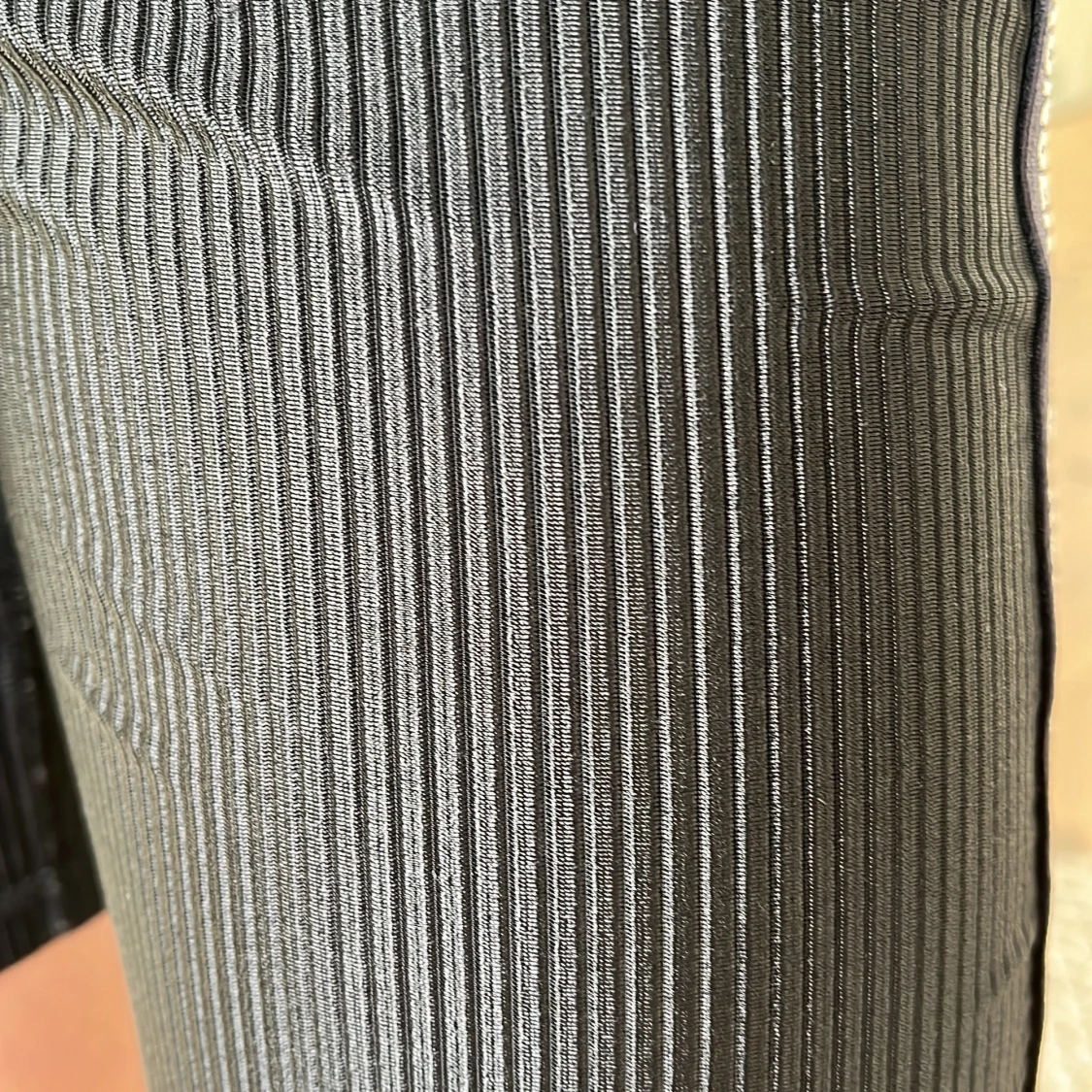 Svarta ribbade cykelshorts Stronger - 3