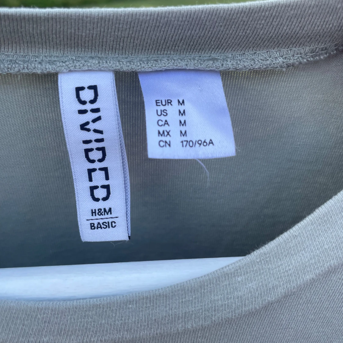 Grågrön t-shirtklänning från H&M  - 2