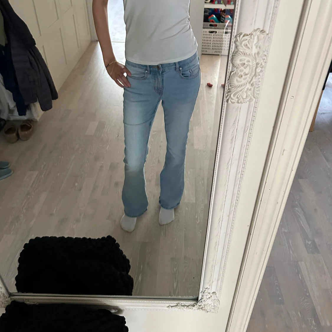 Ljusblå bootcut jeans
