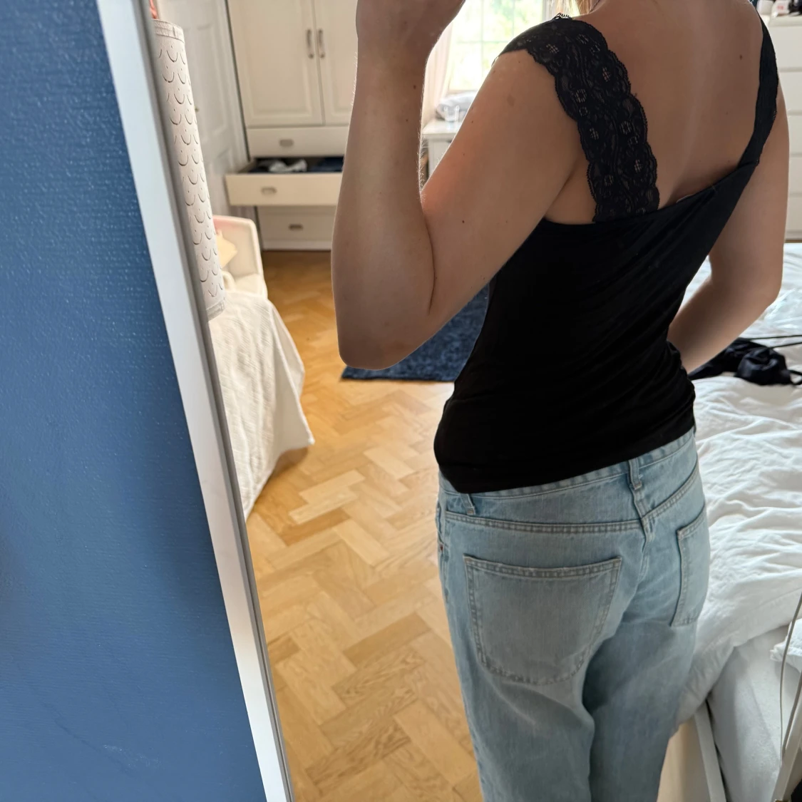 Svart spetslinne - 2