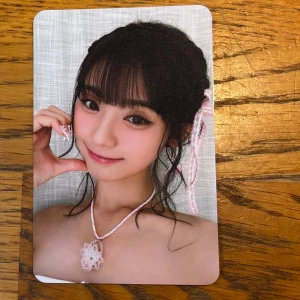 Unis Hyeonju photocard  - Från Unis- Swicy Keyring version album 