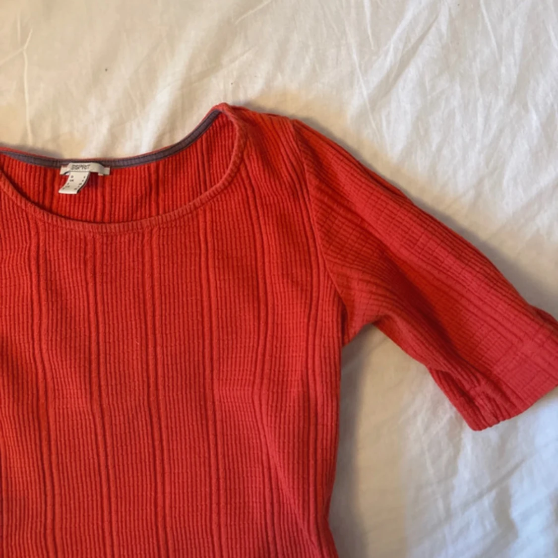 Röd ribbad topp  - 1