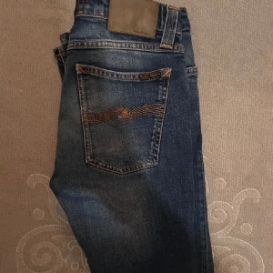 Nudie slim jeans - Nudie slim jeans | Storlek: W27,L32 | Skick: 9,5/10 | Nypris: 1800kr | Vårt pris: 350 | Pris går att diskuteras |