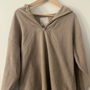 Beige fleece hoodie från 157 - Fleece tröja med dragkedja storlek m