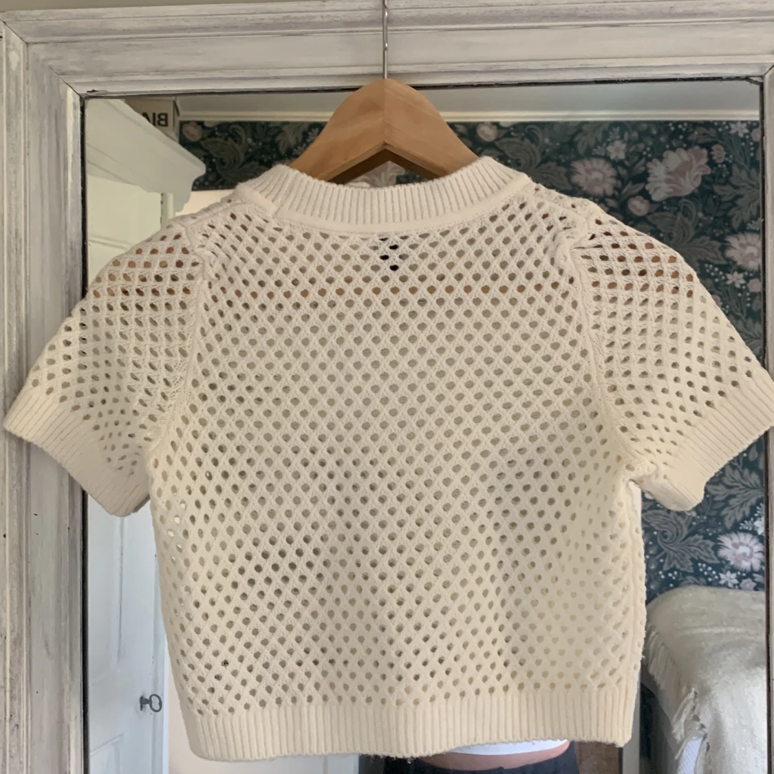 Vit stickad croppad topp H&M XS - 1