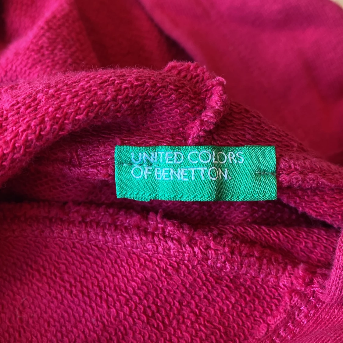 Röd hoodie från United Colors of Benetton - 1
