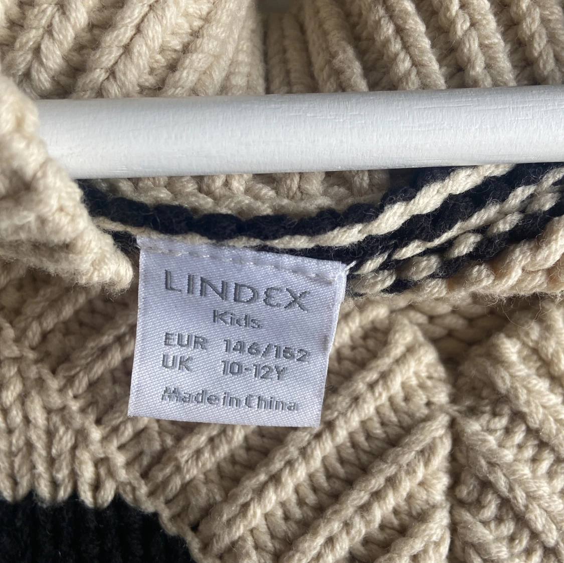 Randig stickad väst från Lindex - 3