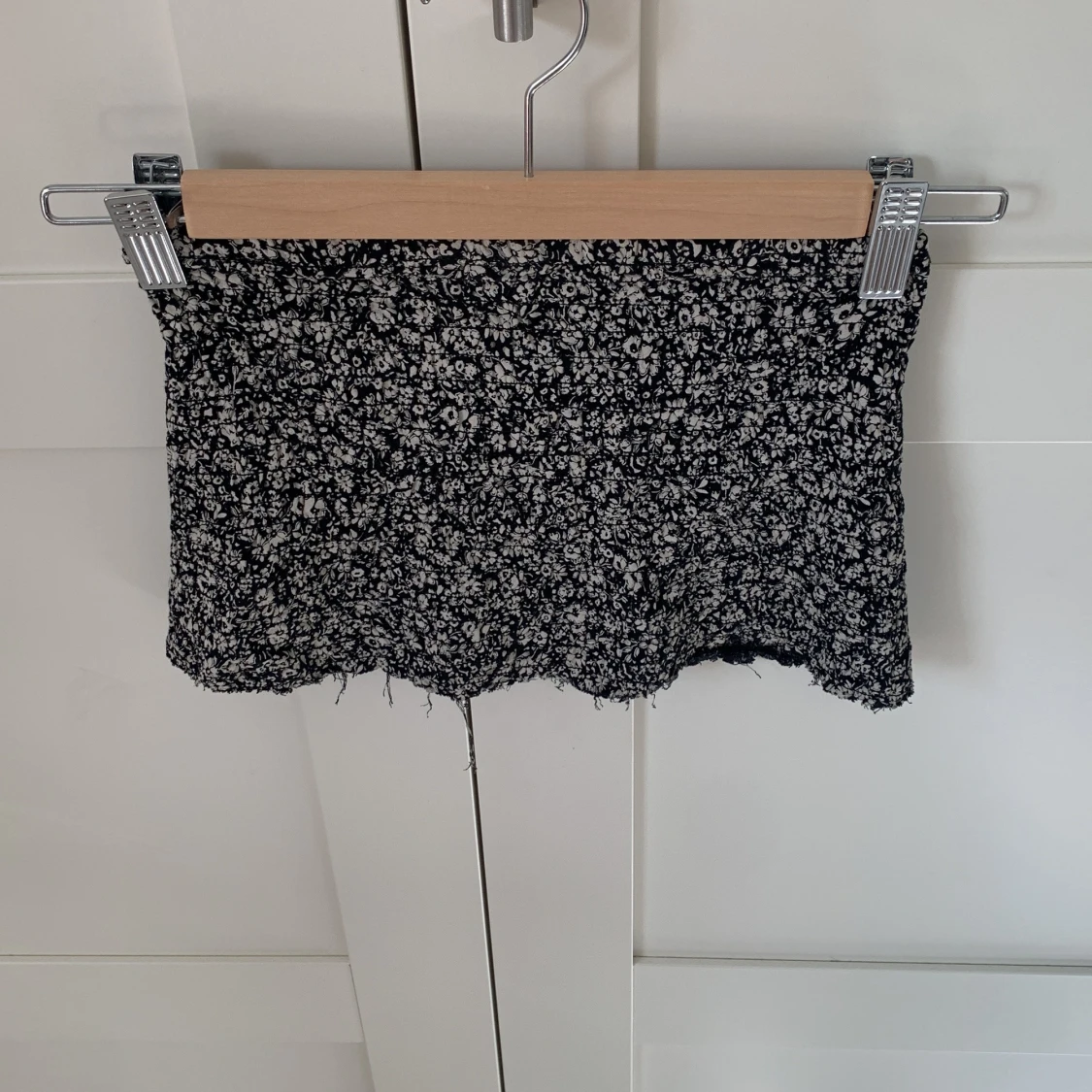 Svart blommig topp - 1