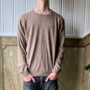 Oscar Jakobsson tröja - Snygg tröja knappt använd | Nypris 2000kr | Skriv om ni har nån fråga!