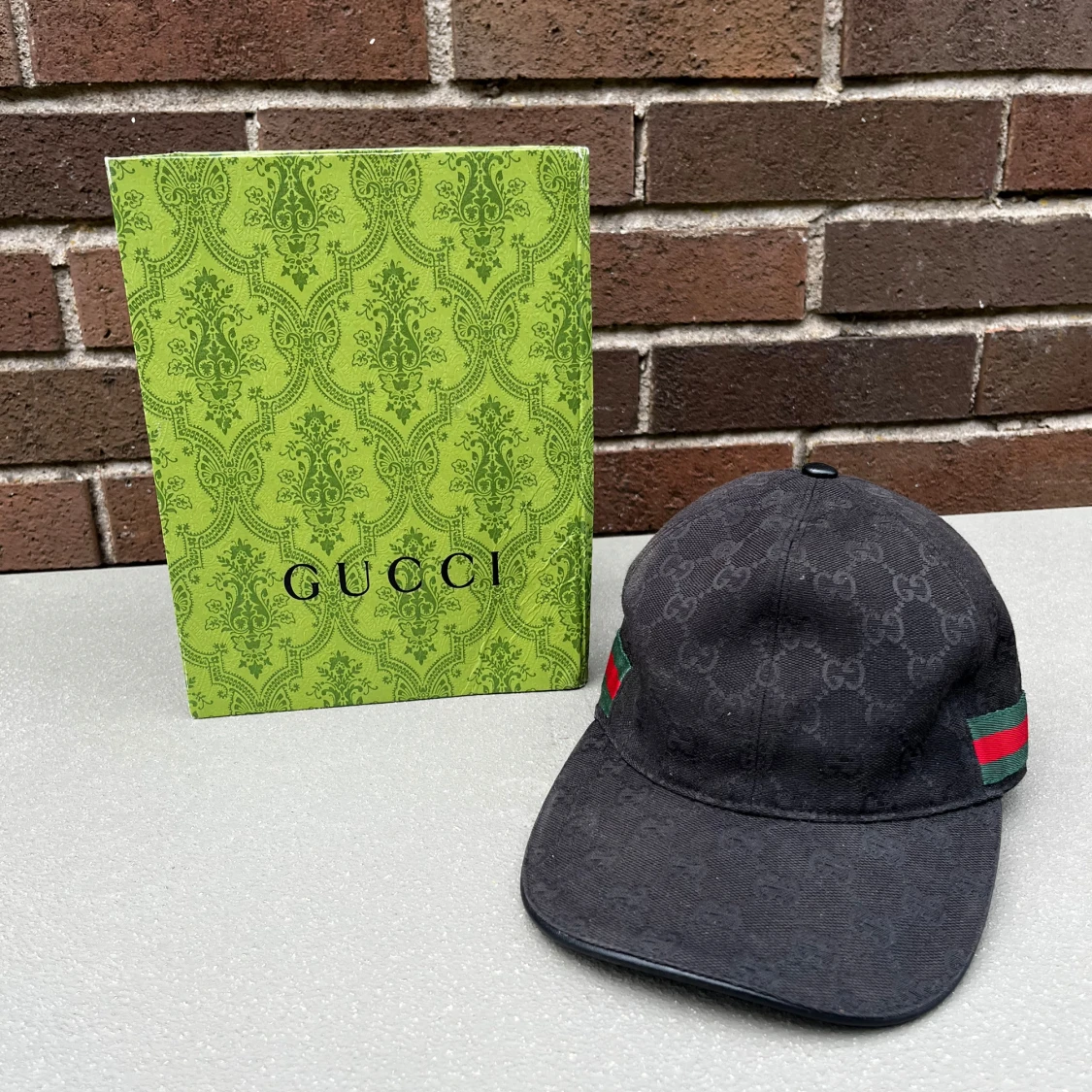 Svart keps från Gucci 