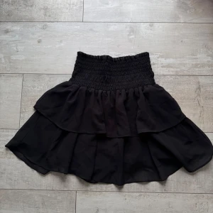 Svart kjol - En svart Chelsea kjol, i storlek XS. Säljer då den inte kommer till användning längre. 