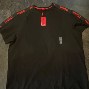 Hugo boss T-shirt  - Helt ny bara testad.