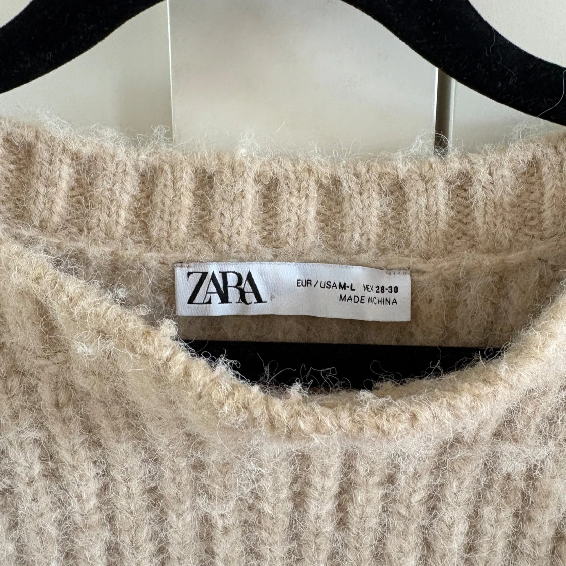 Beige stickad tröja från Zara - 1