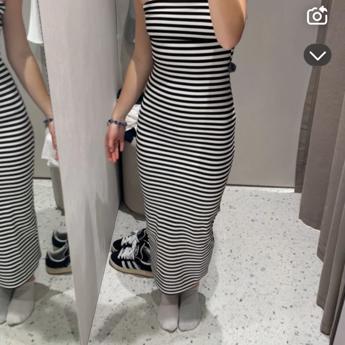 Svartvit randig långklänning ifrån Zara 