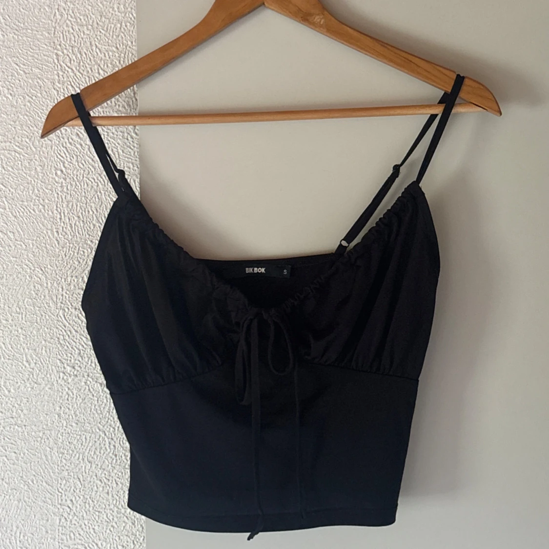 Svart topp från Bik Bok - 1