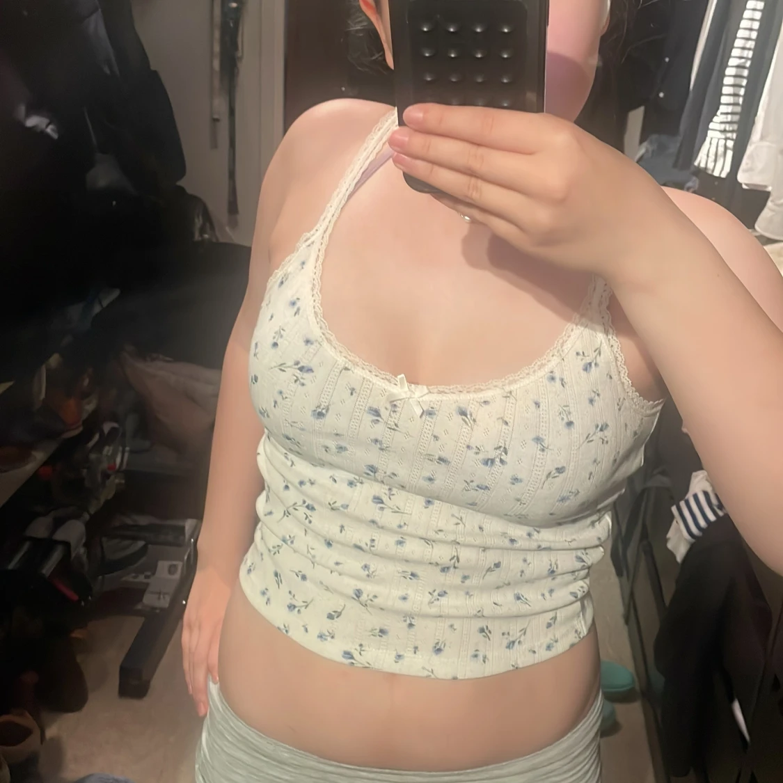 Vit blommig ribbad linnetopp från H&M Divided