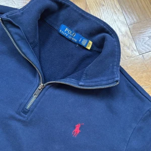 Polo half zip - Polo ralph lauren|🐎🐎🐎| storlek S| jättefint skick inga defekter| mörkblå|💙💙100% äkta|