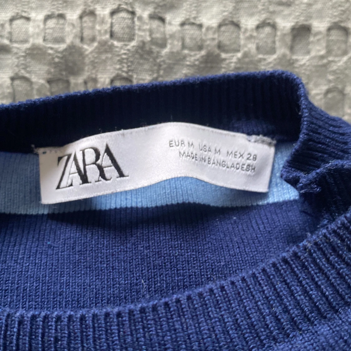 Blå och marinblå randig tröja från Zara - 1