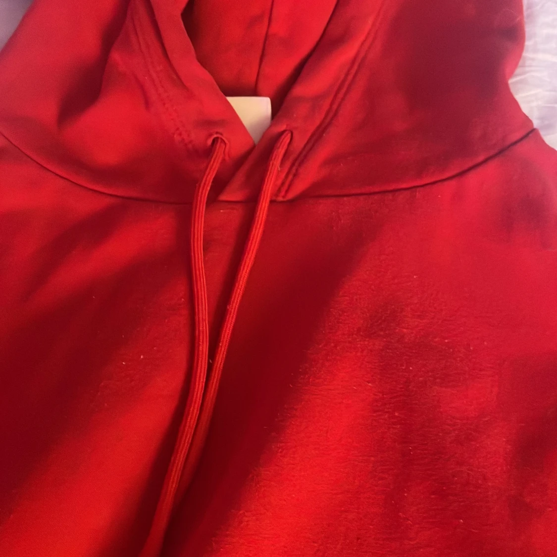 Röd hoodie - 1