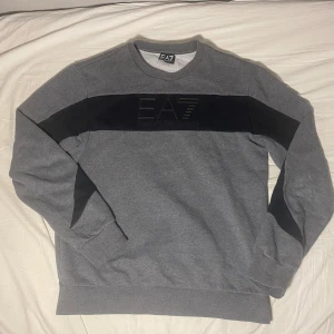 Armani EA7 sweater - En fräsch armani tjocktröja i nyskick