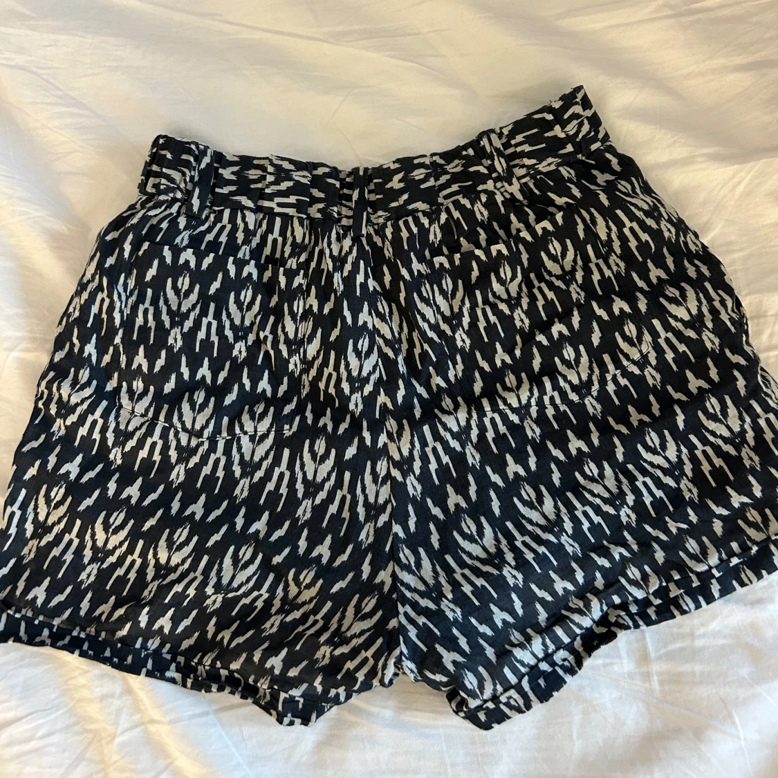 Mönstrade shorts från Massimo Dutti - 1