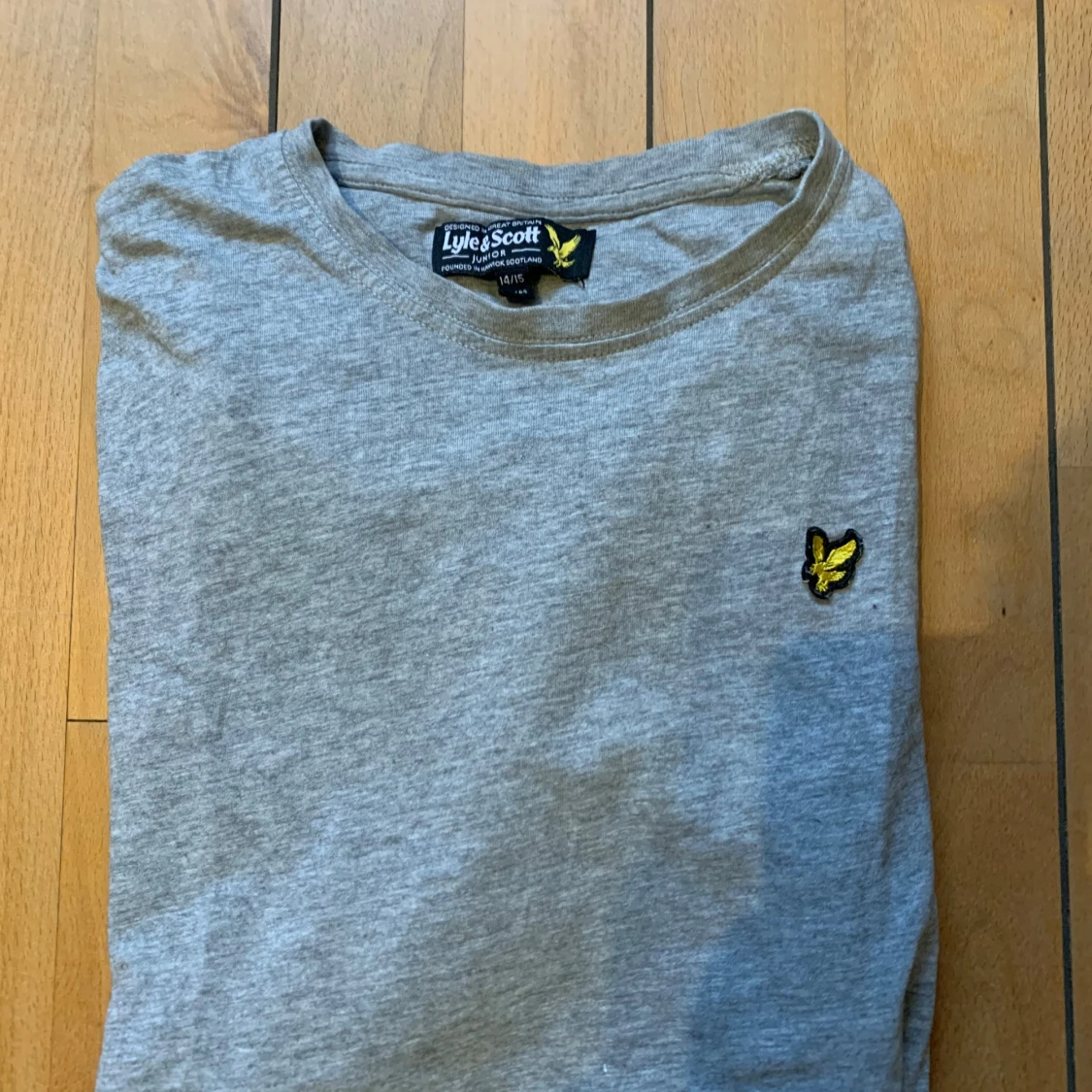 Grå t-shirt från Lyle & Scott