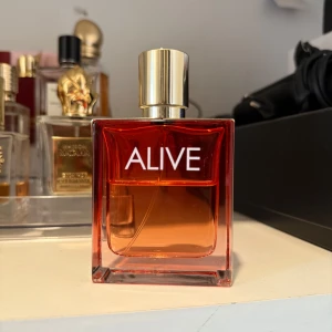 Hugo Boss Alive intense 50 ml  - Mängd enligt bild