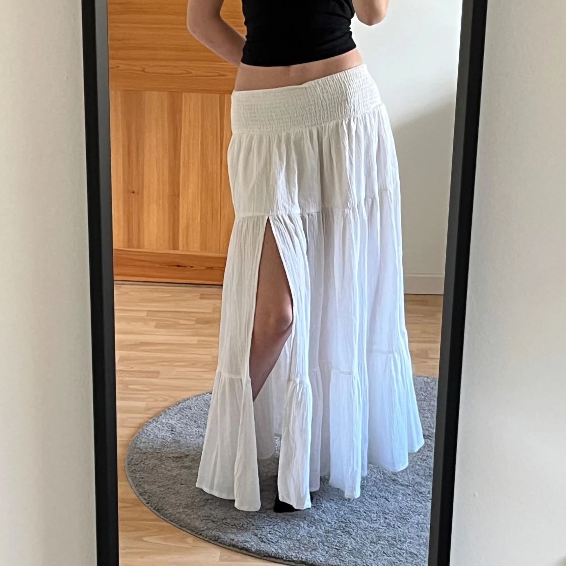 Vit långkjol med slits - 1