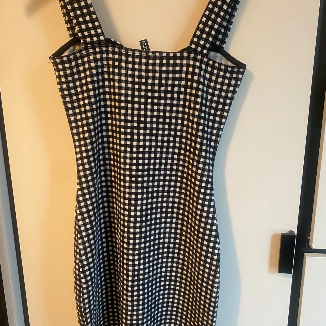 Rutig klänning från H&M - 1