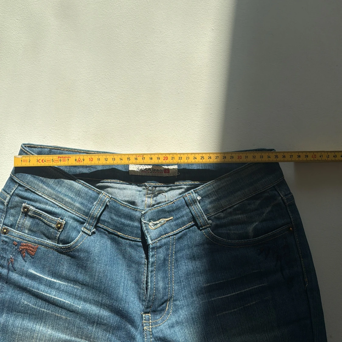 Blå bootcut jeans från Sama - 3