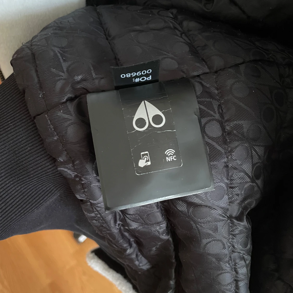 Svart hoodiejacka från Moose Knuckles xs  - 3