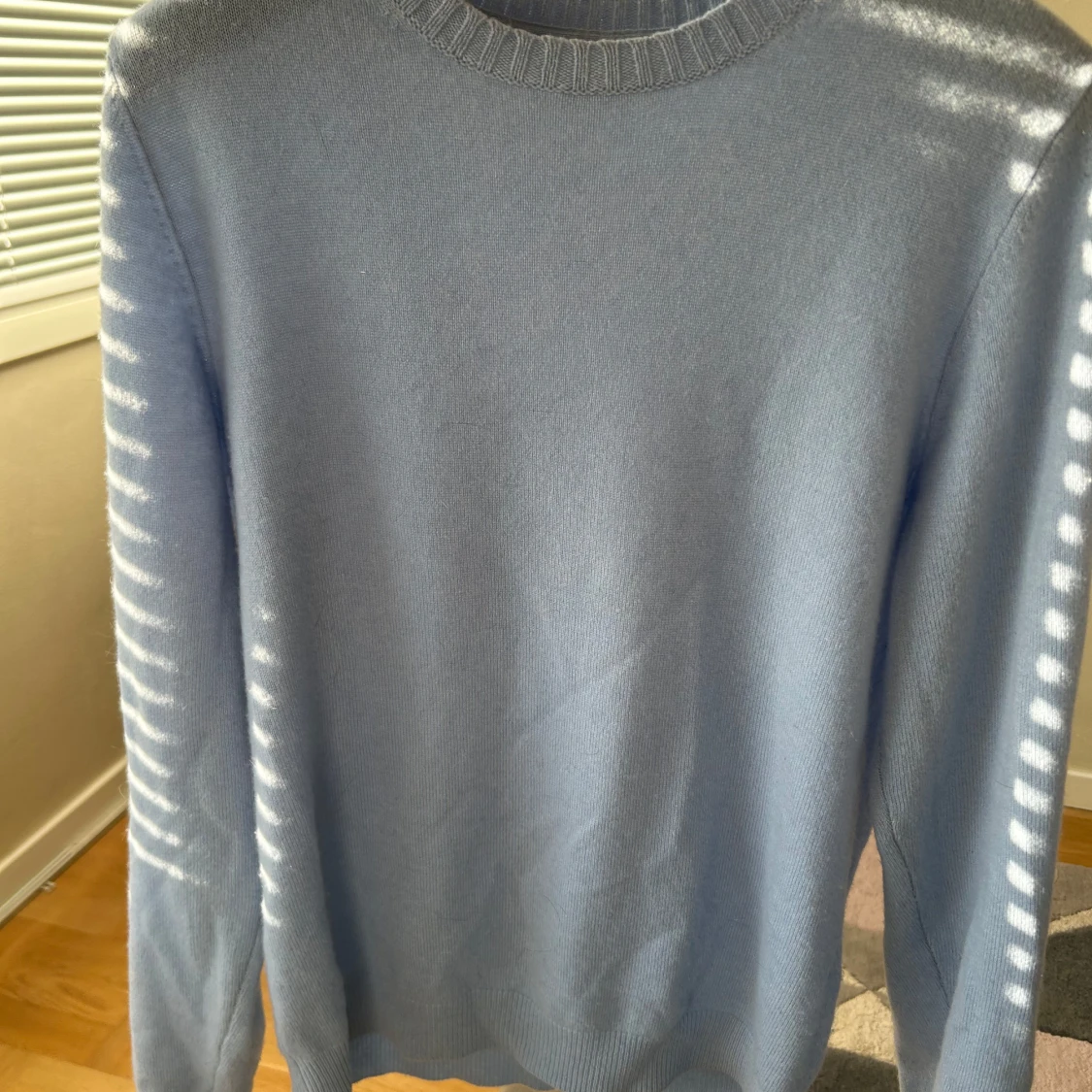 Ljusblå stickad tröja från Stenströms - 1
