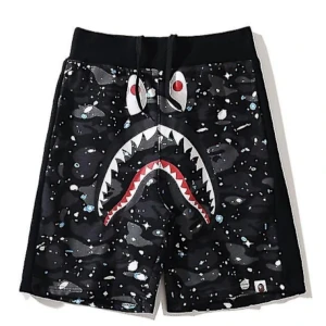 Svarta Bape shorts, helt nya och oanvända. Perfekta för en fet stil inför sommaren ☀️🔥 - Svarta Bape shorts, helt nya och oanvända. Sköna och perfekta för en fet stil inför sommaren ☀️🔥