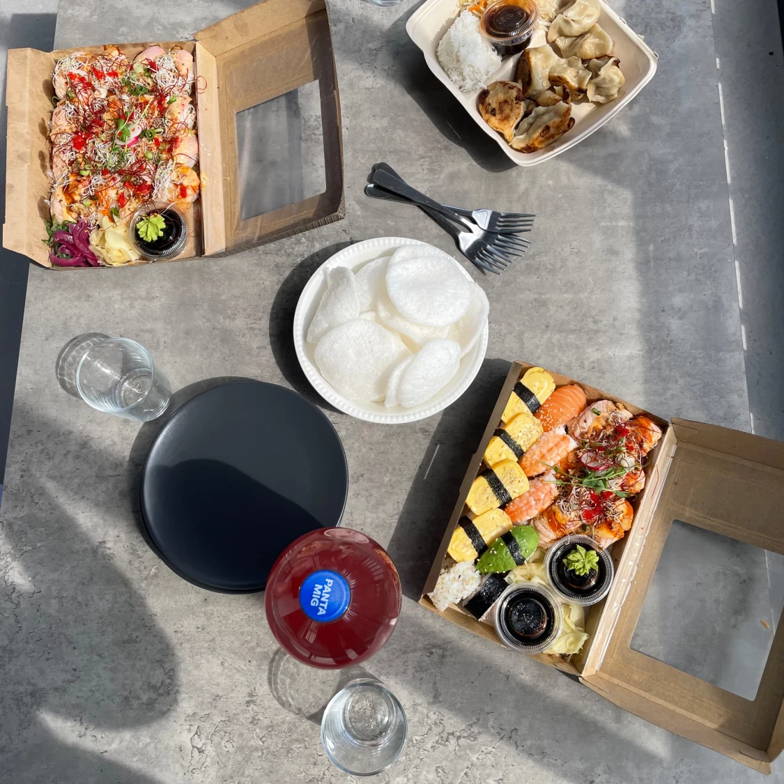 Grön bomullströja med broderi och knappar - 4