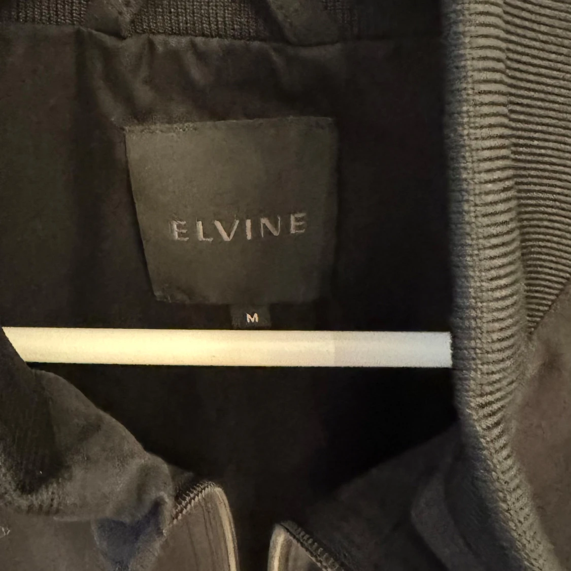 Svart jacka från Elvine med dragkedja - 1