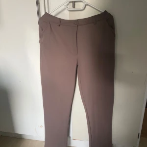 ”Beiga” kostymbyxor - Jätte fina
