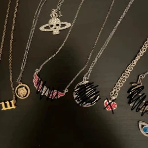 Halsband - säljer massor med jättefina halsband som ej kommer till användning💓40kr/styck, 2 för 65kr. 