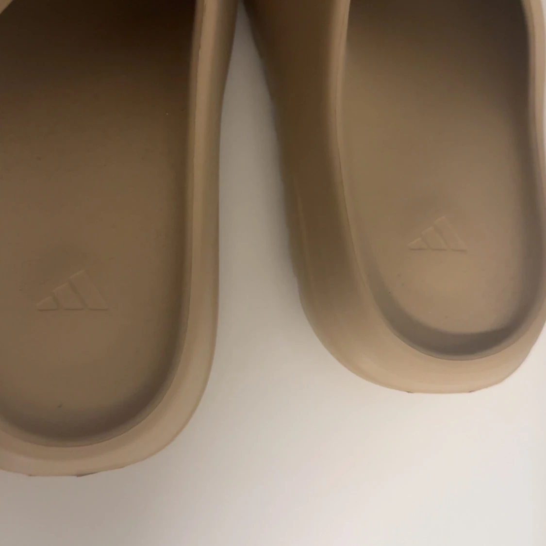 Nya Yeezy Slides - 1