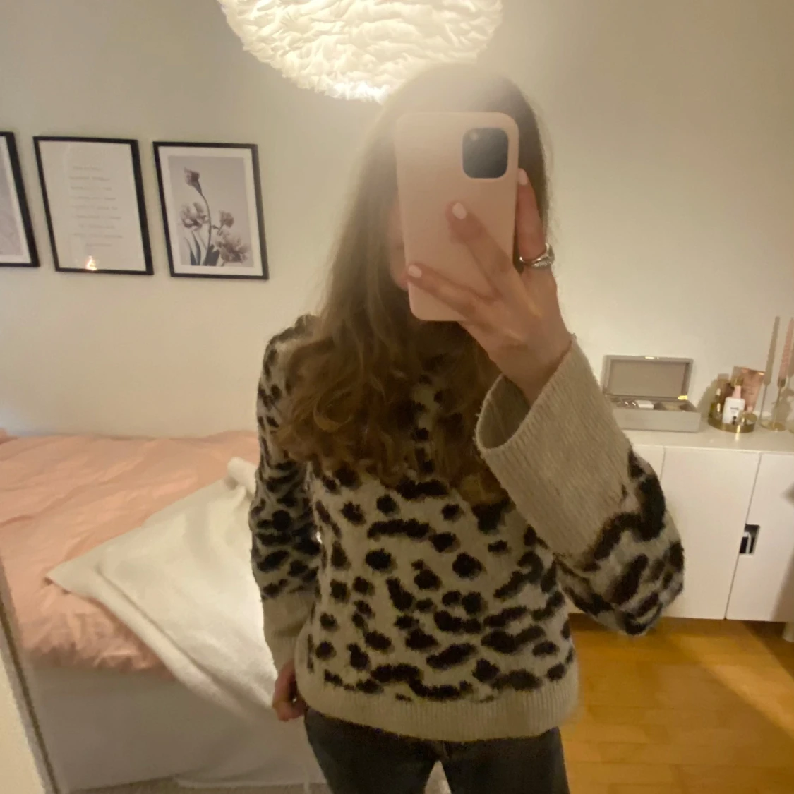 Beige leopardmönstrad stickad tröja från H&M - 1