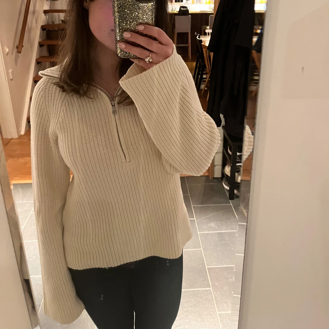 Beige stickad tröja från H&M - 1
