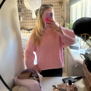 Rosa stickad tröja - En superfin trekvartsärmad rosa tröja ifrån Carin Wester!